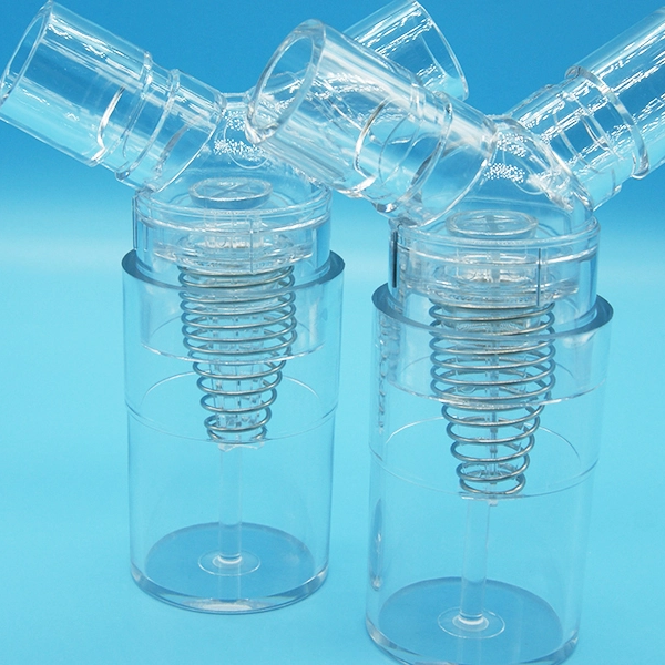 可重复使用的电路水收集器